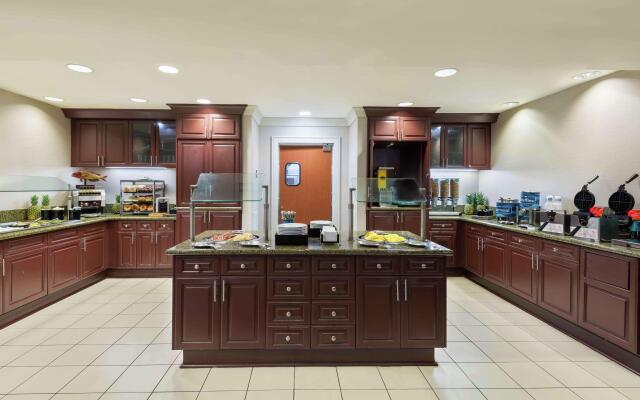 Homewood Suites by Hilton Tampa Airport - Westshore