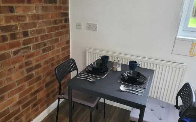 Luton City Escape - Modern 1BR Apartment