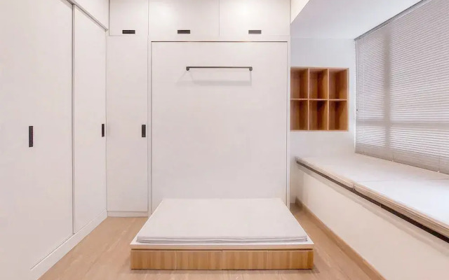 Good Choice And Homey Studio Apartment At Collins Boulevard