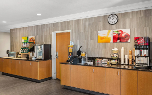 Quality Inn & Suites Denver International Airport
