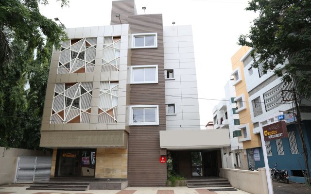 OYO 9953 Hotel Alankar