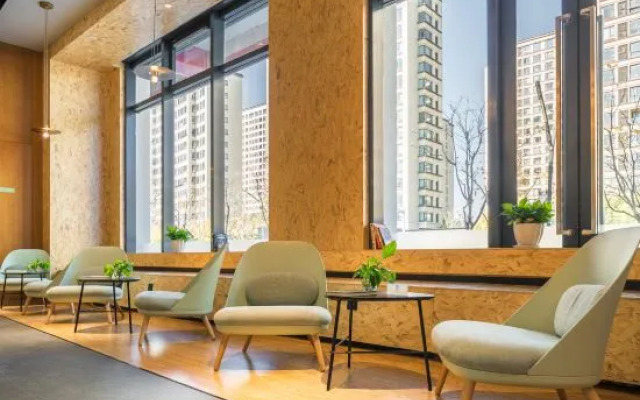 Qbox Hotel