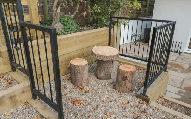 The Hideaway at Hollyoak