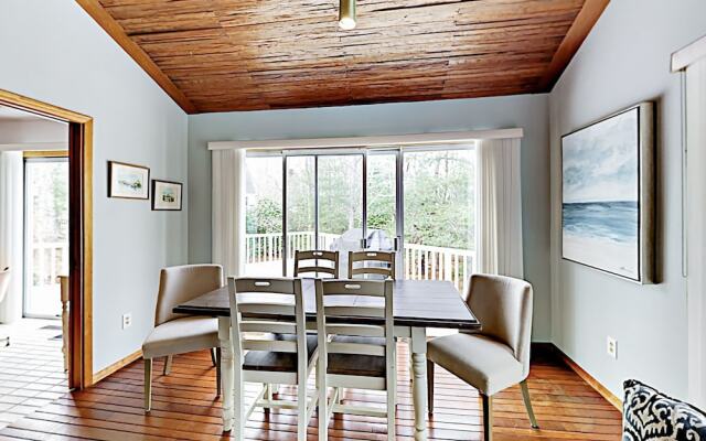 Cape Cod Retreat - 3 Br Home
