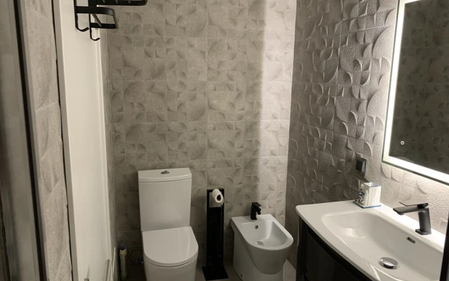 Funchal Apt- Sleeps 2 - Pool & Parking - Madeira