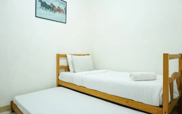 Homey and Warm 2BR Mediterania Palace Apartment