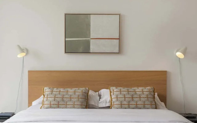 Breeze Apartment by Olala Homes