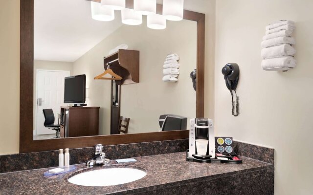 Travelodge by Wyndham Salmon Arm BC