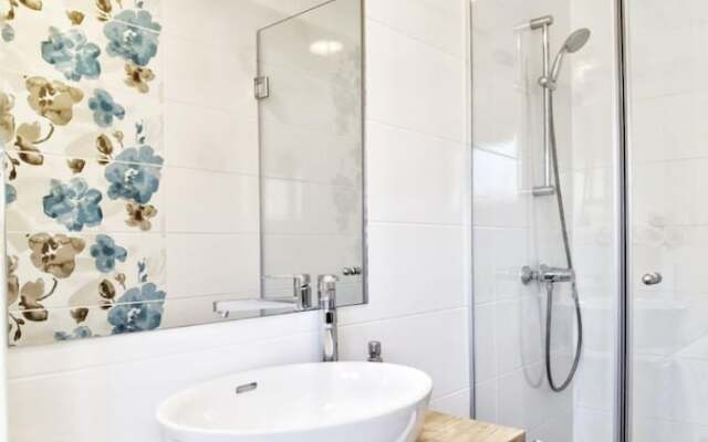 Boutique Rooms - With Pool - 1 - R101