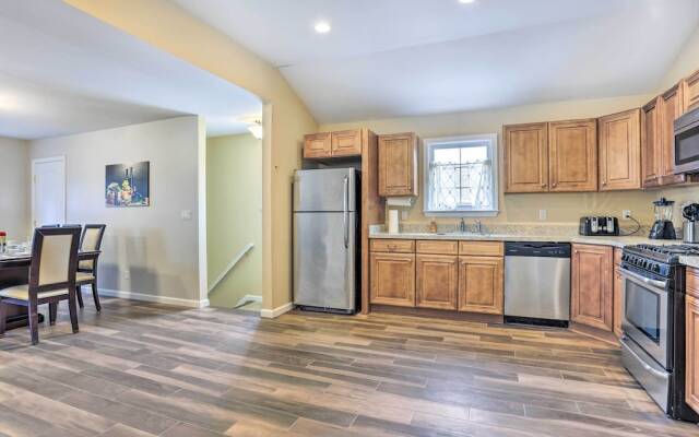Ideally Located Glen Cove Apartment!