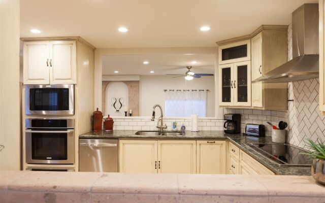 4BR Ocotillo Lakeview Home w/ Pool