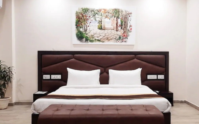 Hotel Sai Village Cyber Park