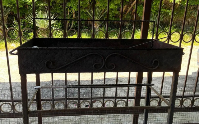 The Guest House At Henry's