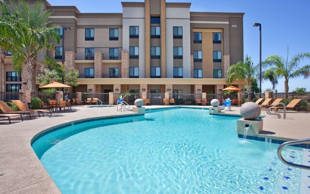 Hampton Inn & Suites Phoenix Glendale-Westgate