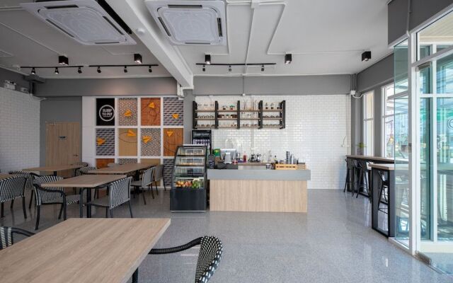 Sleep To Fly Hotel & Hostel