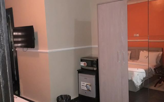 Springs Resorts Sparadise Suites