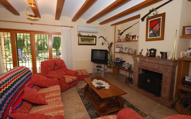 Spacious Villa in Romanya de la Selva with Swimming Pool