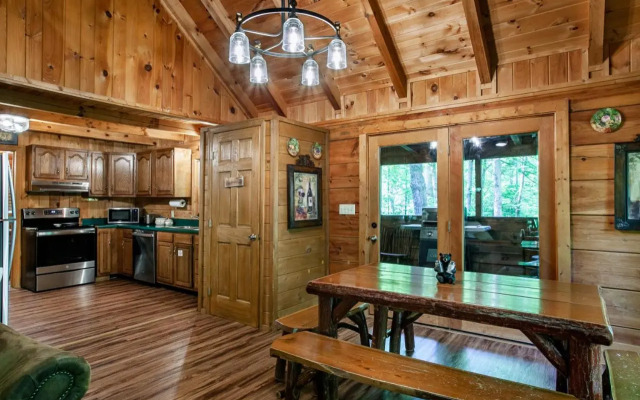 The Hartland - Hot Tub, Jacuzzi, Fireplace