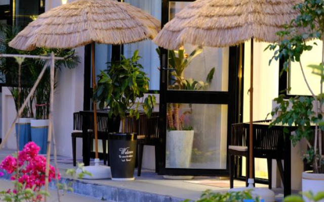 Flowers Bloom in the Western Regions homestay