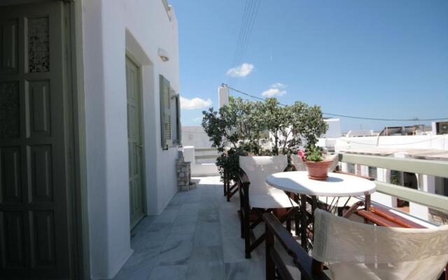 Hara Studios and Apartments