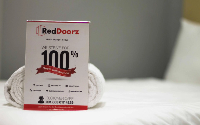 RedDoorz @ Cempaka Putih Barat