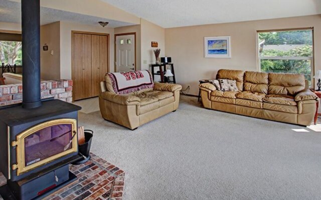 Oceanside Perch 3 Br home by RedAwning