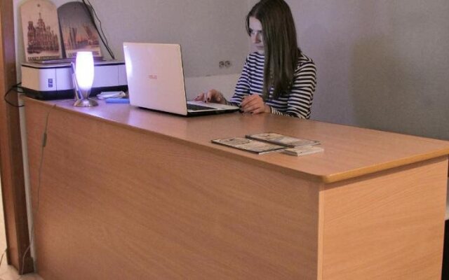 Жилое помещение Все свои на Большой Конюшенной