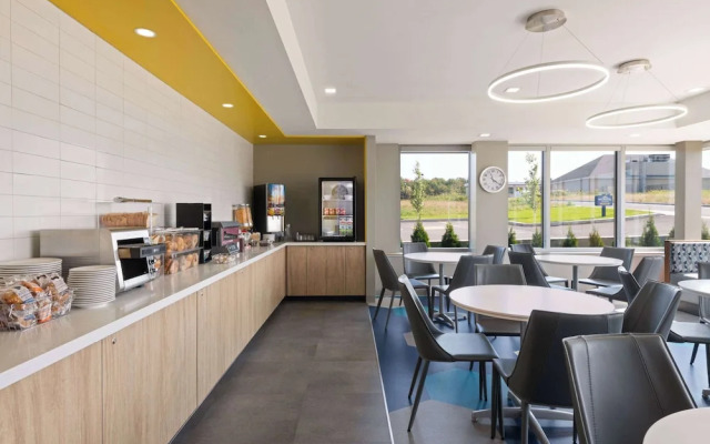 Microtel by Wyndham Lachute