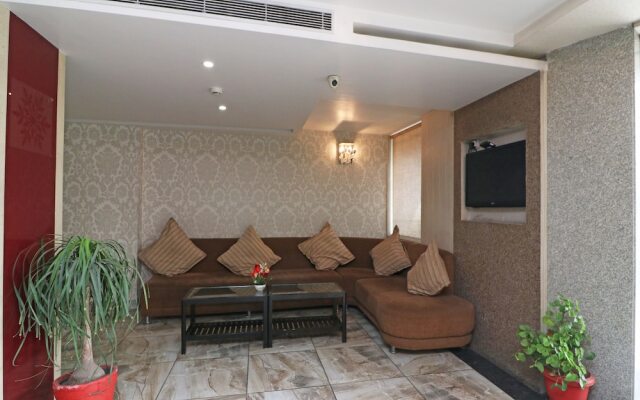 OYO 6903 Hotel Shelter