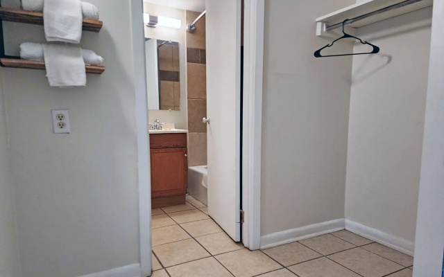 Red Carpet Inn - Houma LA