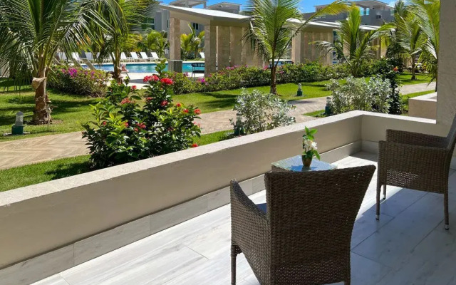 Playa Palmera Beach Resort