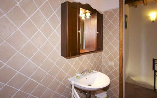 Lovely Farmhouse in Tuscany With Panoramic View