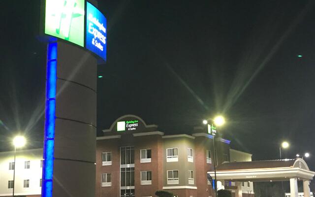 Holiday Inn Express Hotel & Suites Canton, an IHG Hotel