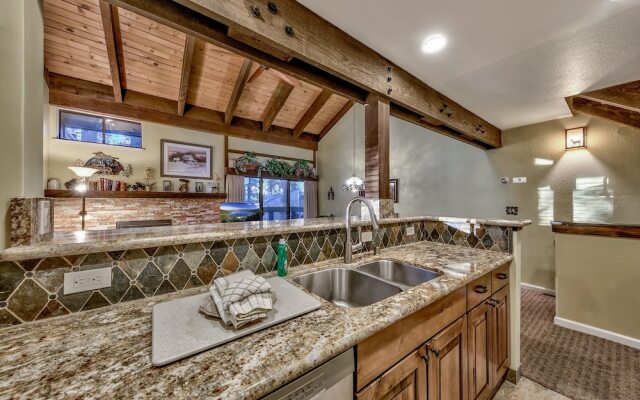 Newly Remodeled 2 Bedroom Townhome With Loft Townhouse by RedAwning