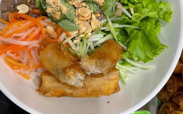 Sampan House