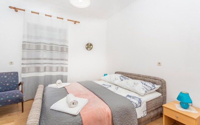 Nice Apartment in Malinska With 2 Bedrooms and Wifi
