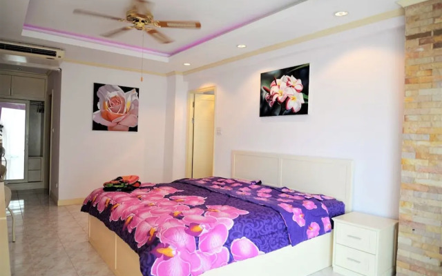 1-bed Condo at Jomtien Beach - Sleeps 2