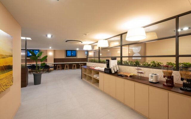 No. 25 Signature Hotel Daecheong
