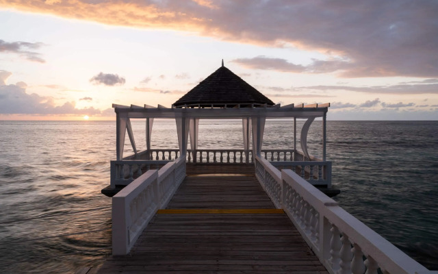 Grand Decameron Montego Beach, A Trademark All-Inclusive Resort