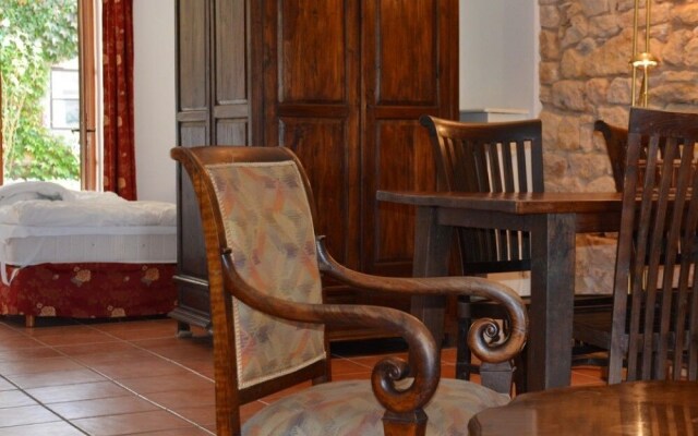 Holiday apartments at the courtyard of French château