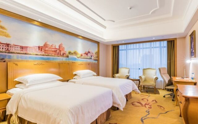 Vienna International Hotel (Huazhou Beijing East Road)