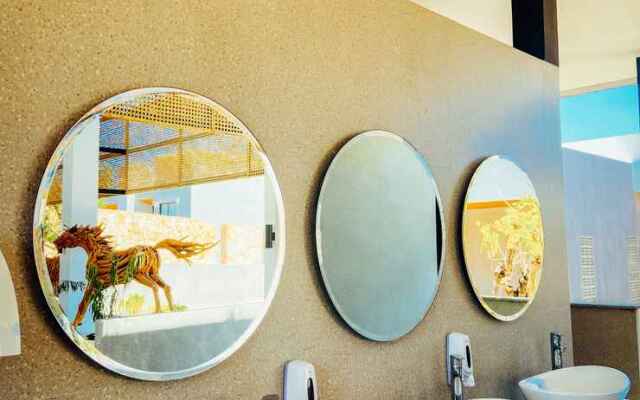 Kambaniru Beach Hotel & Resort