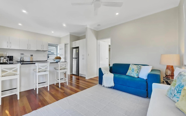 Beachside Serenity Apartment