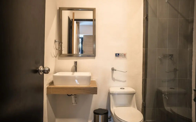 Maui Hostel - Adults Only