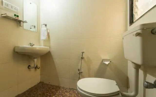 Hotel Pioneer By OYO Rooms