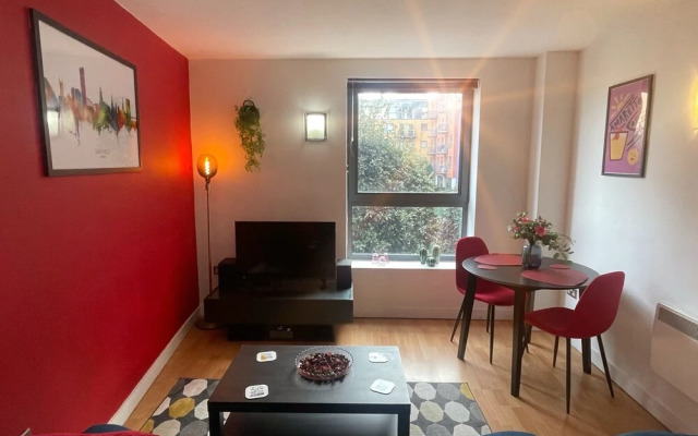 Modern 1BR City Centre Apartment