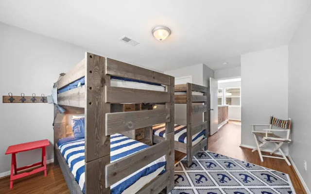 Crab Claw by Ryson Vacation Rentals