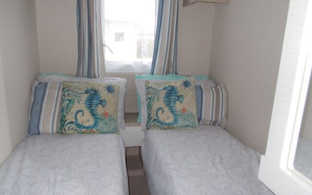 Stunning 3-bed Caravan in Abergele