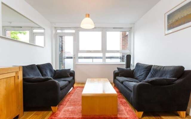 Bright and Colourful 2 bed Flat in Islington