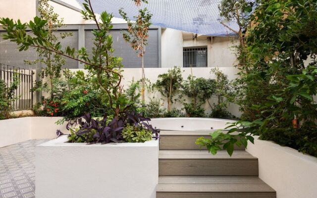 Alberto by Isrotel Design